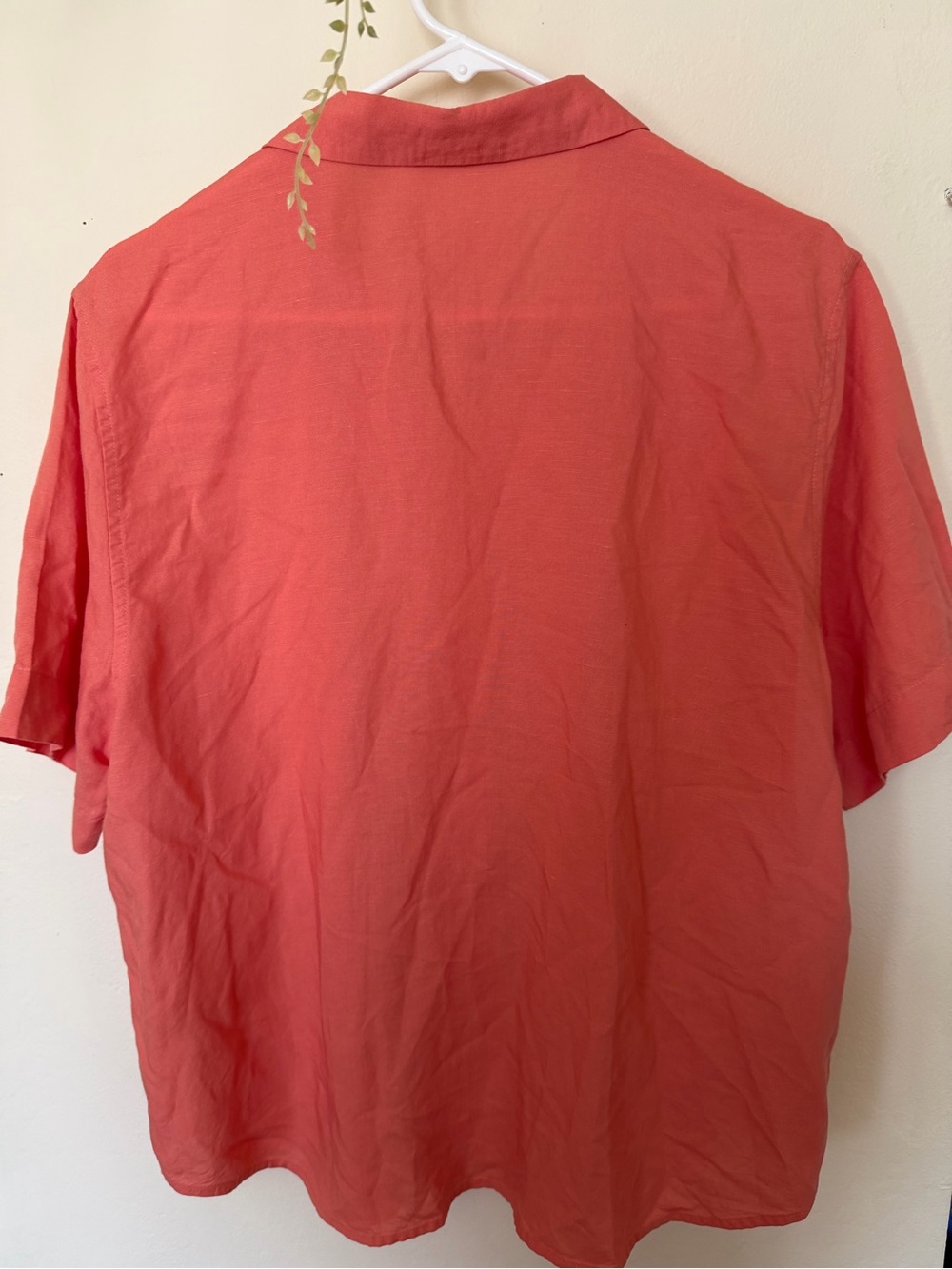 Uniqlo Coral Rayon And linen Blend Short-Sleeve Button Down Shirt - Picture 4 of 8